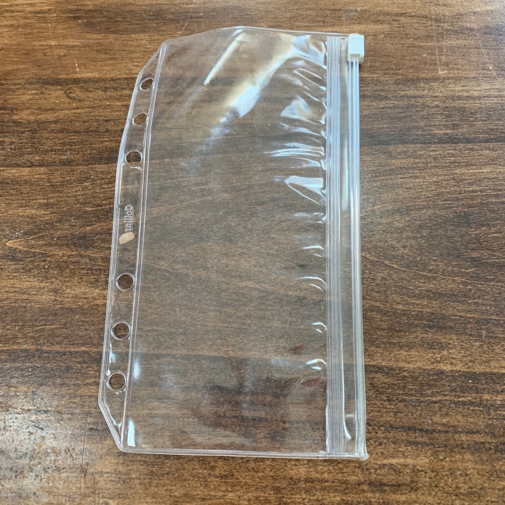 Free item: Plastic zip pocket for small memo binders